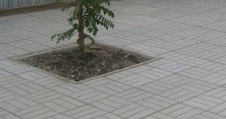 Качественная тротуарная плитка серого цвета в Махачкале в октябре