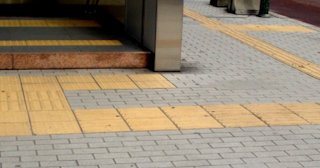 Тактильная плитка ПВХ в Махачкале - купить от 725 руб. в ТротуарнаяПлитка
