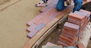 Установка тротуарной плитки в Махачкале - цена от 828 руб. за работу
