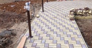 Укладка тротуарной плитки под ключ в Махачкале в октябре