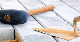 Профессиональная укладка тротуарной брусчатки в Махачкале в октябре