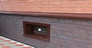 Облицовка цоколя панелями под камень в Махачкале в октябре