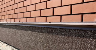Облицовка цоколя керамогранитом в Махачкале в октябре