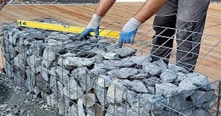 Устройство подпорной стенки из габионов в Махачкале в октябре